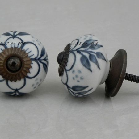 Grey Hawthorn Knob (1)